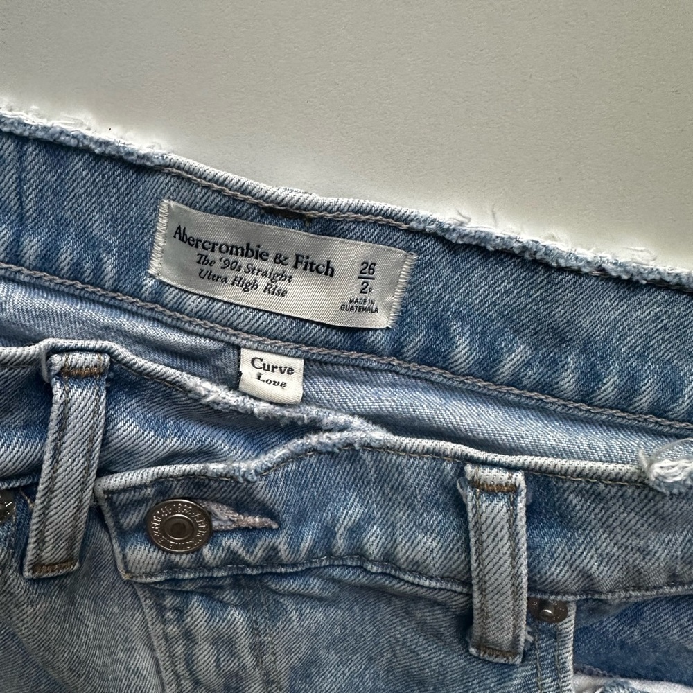 Abercrombie Curve Love Ultra High Rise 90s Straight criss cross Jean - Picture 9 of 13